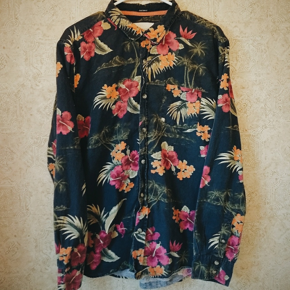 Decibel Hawaiian button down shirt
